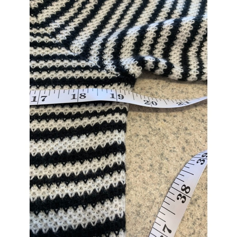 Philosophy by Republic Sz Med Women Ruffled Hem Sweater Black White Stripe Soft - Picture 7 of 8